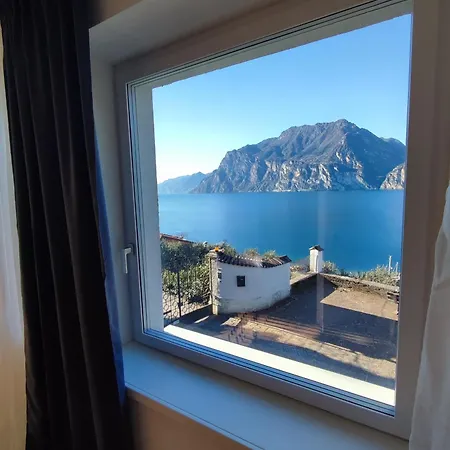 Guest house Vistalago Torbole 4*